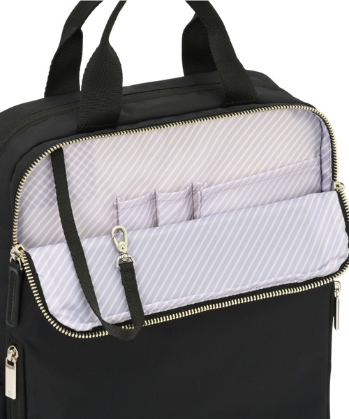 ace.（エース）の「フィッテムライト リュックサック  A4サイズ 13.3インチ収納 12L 20391（ビジネスバッグ・レディース・ブラック/ダークグレー・FREE）」の10枚目の写真
