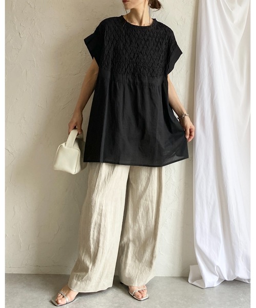 She's Closet（シーズクローゼット）の「フレンチスリーブインド綿100%スモッキング刺繍フレアブラウス（シャツ/ブラウス・レディース・ブラック/ホワイト・FREE）」の14枚目の写真