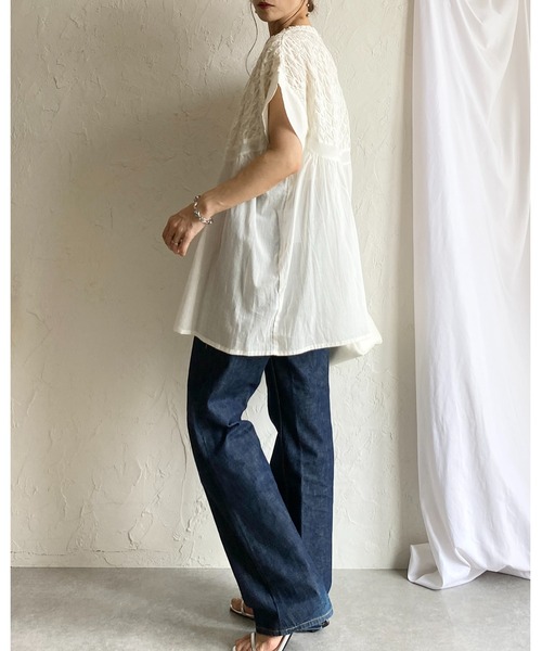 She's Closet（シーズクローゼット）の「フレンチスリーブインド綿100%スモッキング刺繍フレアブラウス（シャツ/ブラウス・レディース・ブラック/ホワイト・FREE）」の18枚目の写真