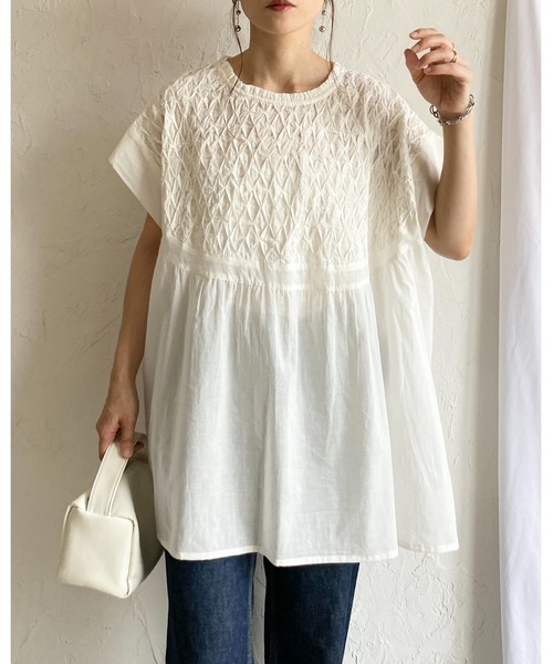 She's Closet（シーズクローゼット）の「フレンチスリーブインド綿100%スモッキング刺繍フレアブラウス（シャツ/ブラウス・レディース・ブラック/ホワイト・FREE）」の19枚目の写真