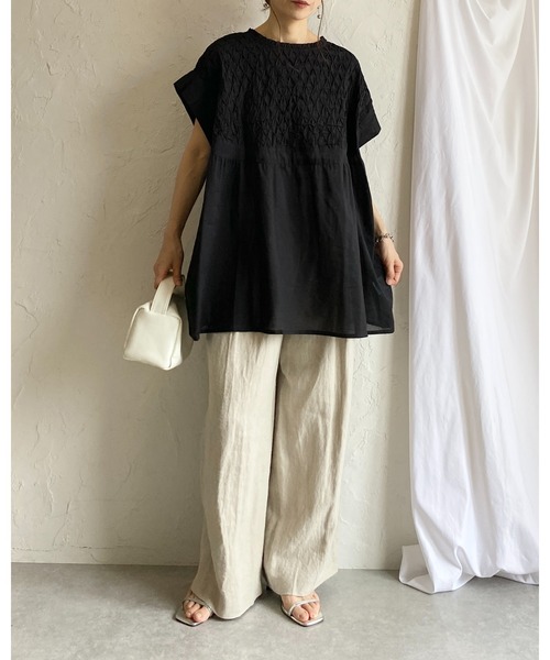 She's Closet（シーズクローゼット）の「フレンチスリーブインド綿100%スモッキング刺繍フレアブラウス（シャツ/ブラウス・レディース・ブラック/ホワイト・FREE）」の21枚目の写真
