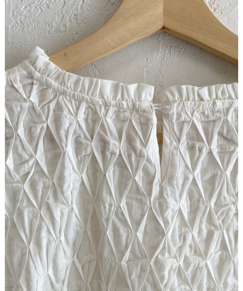 She's Closet（シーズクローゼット）の「フレンチスリーブインド綿100%スモッキング刺繍フレアブラウス（シャツ/ブラウス・レディース・ブラック/ホワイト・FREE）」の5枚目の写真
