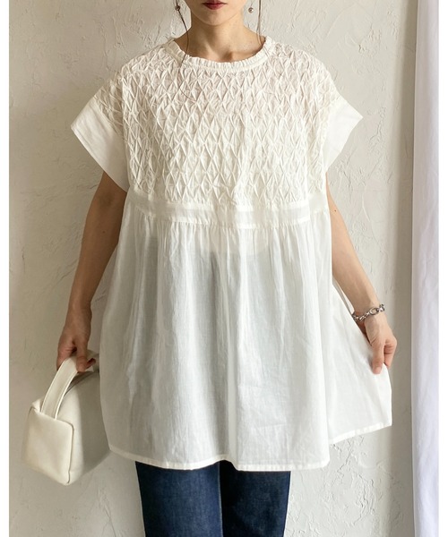 She's Closet（シーズクローゼット）の「フレンチスリーブインド綿100%スモッキング刺繍フレアブラウス（シャツ/ブラウス・レディース・ブラック/ホワイト・FREE）」の9枚目の写真