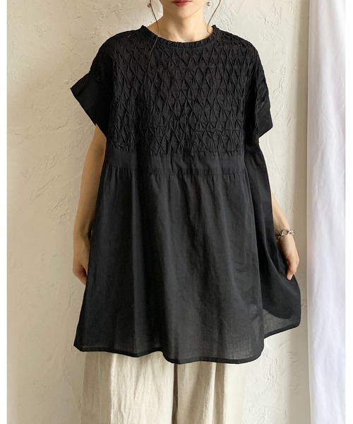 She's Closet（シーズクローゼット）の「フレンチスリーブインド綿100%スモッキング刺繍フレアブラウス（シャツ/ブラウス・レディース・ブラック/ホワイト・FREE）」の11枚目の写真
