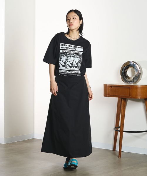 ROSE BUD(ローズバッド)の「OKIRAKU×ROSEBUD/BACK OPEN GRAPHIC DRESS(ワンピース・レディース・ブラック/ブラウン・ONE SIZE)」の3枚目の写真