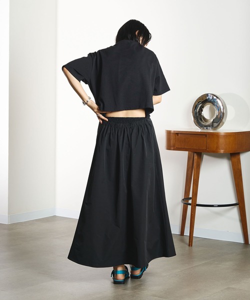 ROSE BUD(ローズバッド)の「OKIRAKU×ROSEBUD/BACK OPEN GRAPHIC DRESS(ワンピース・レディース・ブラック/ブラウン・ONE SIZE)」の6枚目の写真
