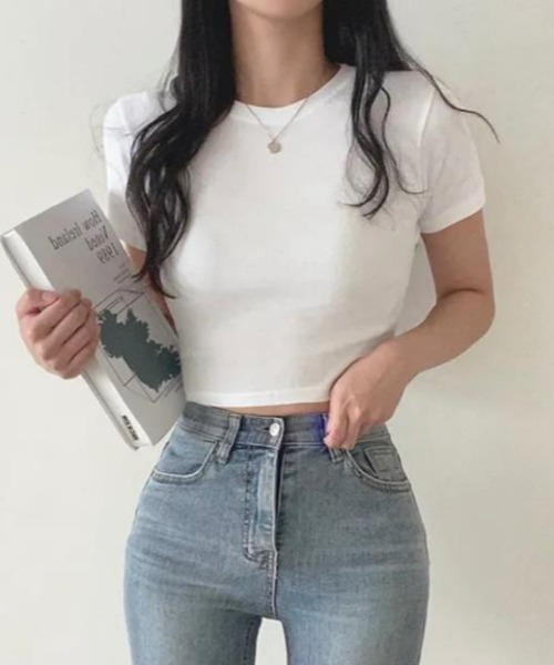 semplice(センプリチェ)の「Tシャツ【韓国ファッション】(Tシャツ/カットソー・レディース・ホワイト/ベージュ/ブラック/グレー・F)」の1枚目の写真