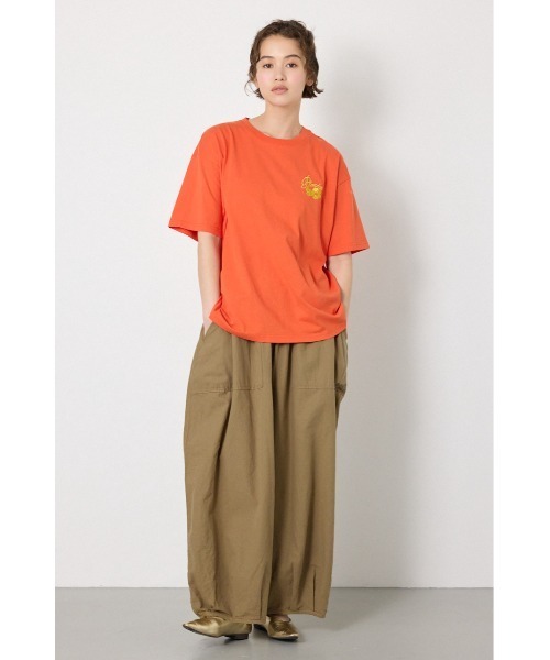 RODEO CROWNS WIDE BOWL(ロデオクラウンズワイドボウル)の「ビーチ柄Tシャツ(Tシャツ/カットソー・レディース・オフホワイト/オレンジ/ブラック・SMALL/MEDIUM)」の11枚目の写真