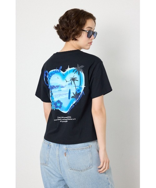 RODEO CROWNS WIDE BOWL(ロデオクラウンズワイドボウル)の「ビーチ柄Tシャツ(Tシャツ/カットソー・レディース・オフホワイト/オレンジ/ブラック・SMALL/MEDIUM)」の5枚目の写真