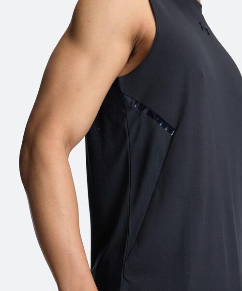 UNDER ARMOUR(アンダーアーマー)の「UAアーマードライ スリーブレス シャツ(トレーニング/メンズ)(タンクトップ・メンズ・ブラック・2XL/XL/S/L/3XL/M)」の5枚目の写真