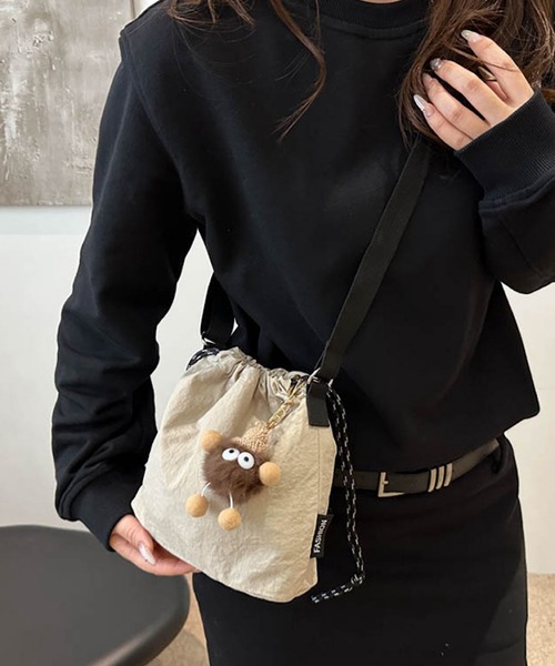 VIBGYOR（ヴィブジョー）の「Mignonjour/巾着ミニショルダーバッグ M2956（ショルダーバッグ・レディース・アイボリー/ブラック/カーキ・FREE）」の5枚目の写真