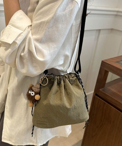 VIBGYOR（ヴィブジョー）の「Mignonjour/巾着ミニショルダーバッグ M2956（ショルダーバッグ・レディース・アイボリー/ブラック/カーキ・FREE）」の7枚目の写真