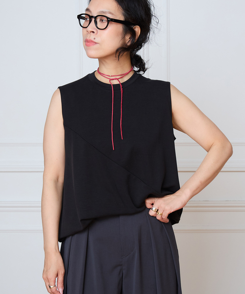 IENA LA BOUCLE(イエナラブークル)の「IENA LA BOUCLE ドレープカットソー(Tシャツ/カットソー・レディース・ブラック/ブラウン・FREE)」の1枚目の写真