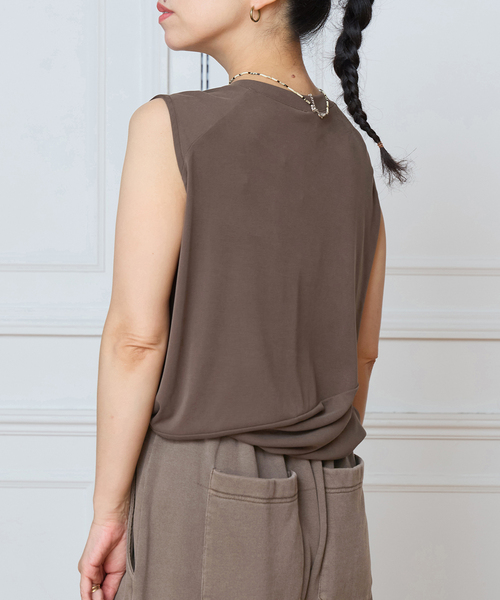 IENA LA BOUCLE(イエナラブークル)の「IENA LA BOUCLE ドレープカットソー(Tシャツ/カットソー・レディース・ブラック/ブラウン・FREE)」の19枚目の写真