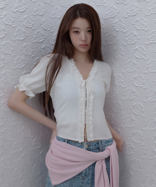 ROLAROLA(ロラロラ)の「FRILL OPEN BLOUSE WHITE(シャツ/ブラウス・レディース・ホワイト・FREE)」の2枚目の写真