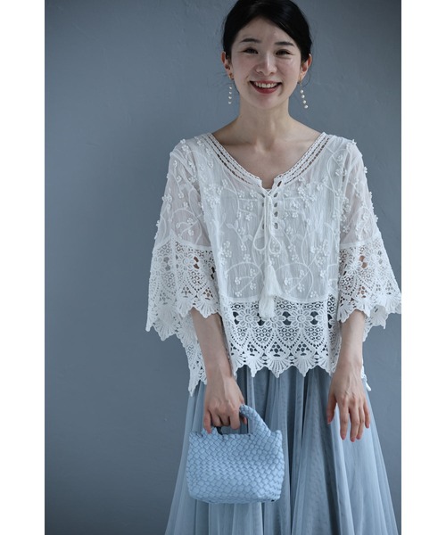 cawaii(カワイイ)の「小花浮き立つレースアップブラウストップス(Tシャツ/カットソー・レディース・ホワイト・FREE)」の10枚目の写真