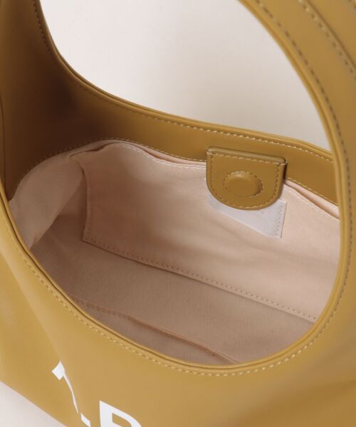 A.P.C.（アーペーセー）の「BABY NINON SHOULDER（ショルダーバッグ・レディース・グリーン系その他・ONESIZE）」の4枚目の写真