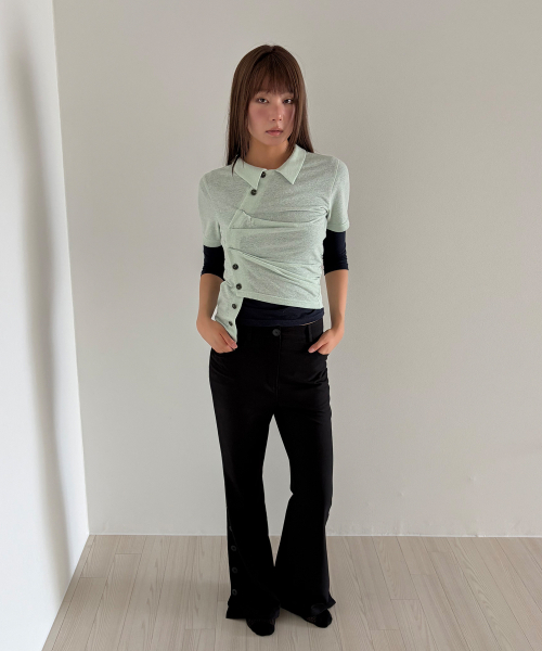 CHICKS（チックス）の「サイドボタンスリットブーツカットスラックスパンツブラック（スラックス・レディース・ブラック・ONE SIZE）」の4枚目の写真