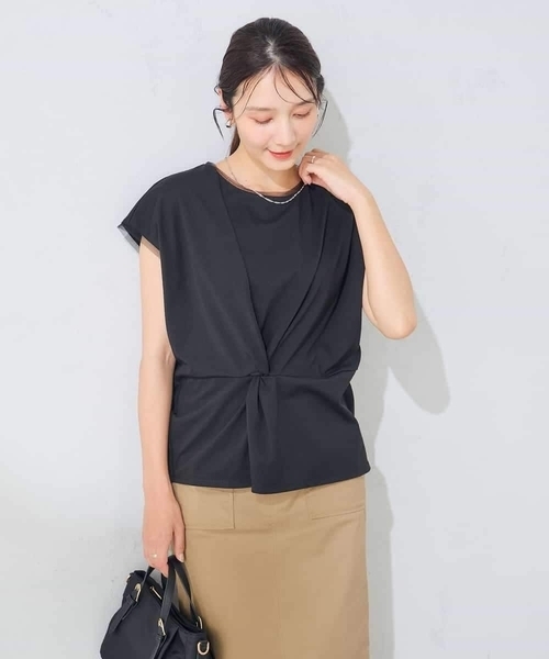 a.v.v（アーヴェヴェ）の「【接触冷感/UVカット】ツイストデザインカットソー（Tシャツ/カットソー・レディース・オレンジ系その他/ブラック・40/38）」の13枚目の写真