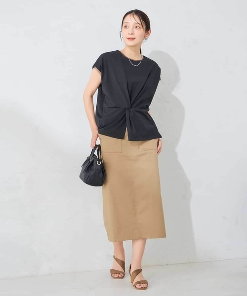 a.v.v（アーヴェヴェ）の「【接触冷感/UVカット】ツイストデザインカットソー（Tシャツ/カットソー・レディース・オレンジ系その他/ブラック・40/38）」の18枚目の写真