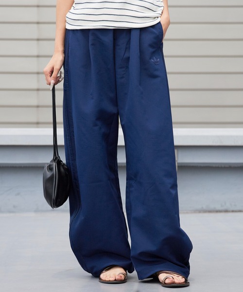 adidas(アディダス)の「adidas/アディダス ORI BARREL PANT オリジナルス ウーブン バレルパンツ バギーパンツ ワイドパンツ サイドライン メンズ レディース 2026年 夏 夏服 秋 秋服(スラックス・メンズ・ブラウン/ブルー・M/XL/XS)」の2枚目の写真