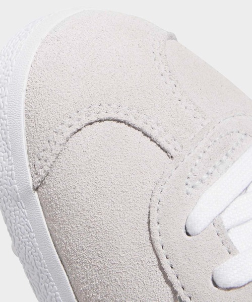 adidas(アディダス)の「オリジナルスゴルフ ウィメンズ ガゼル ゴルフ 【adidas Golf/アディダスゴルフ】(スニーカー・レディース・グレー・22.0cm/24.0cm/24.5cm/25.0cm/26.0cm/25.5cm/23.0cm/22.5cm/23.5cm)」の7枚目の写真