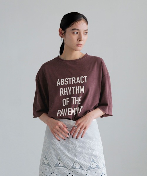 LOWRYS FARM(ローリーズファーム)の「メランジロゴTEE 1048840(Tシャツ/カットソー・レディース・グレー/エンジ/ブラック/オフホワイト・FREE)」の4枚目の写真