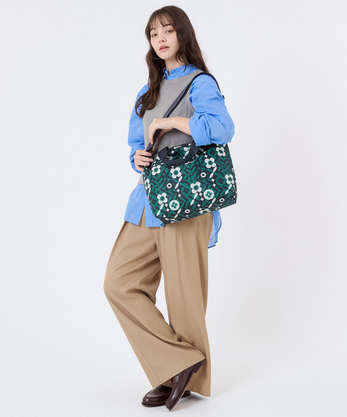LeSportsac(レスポートサック)の「DELUXE EASY CARRY TOTE ボタニックタイル(トートバッグ・レディース・グリーン・FREE)」の3枚目の写真