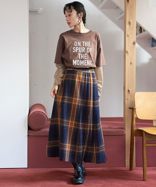 coen(コーエン)の「袖シアードッキング レイヤード風ロゴロンT(Tシャツ/カットソー・レディース・ダークグレー/ブラウン/オフホワイト/ナチュラル・M/L)」の20枚目の写真