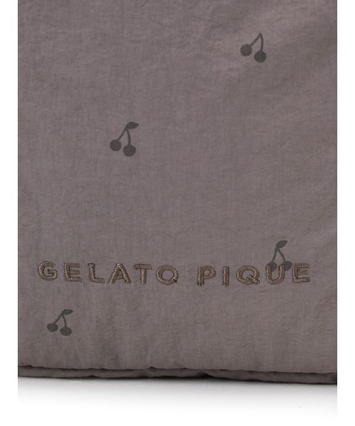 gelato pique(ジェラートピケ)の「マザーズバッグ巾着ショルダータイプ(マザーズバッグ・レディース・ベージュ/ダークグレー・F)」の9枚目の写真