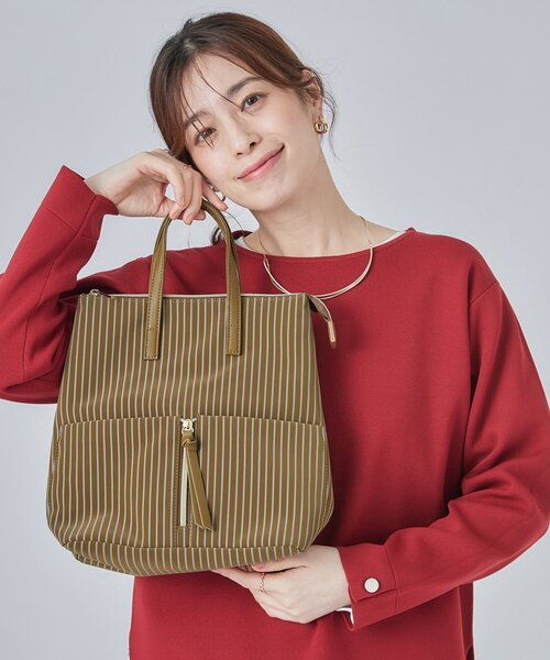 SHOO・LA・RUE(シューラルー)の「【2WAY】ストライプ柄 スクエアリュック(バックパック/リュック・レディース・カーキ/ブラック・00)」の2枚目の写真