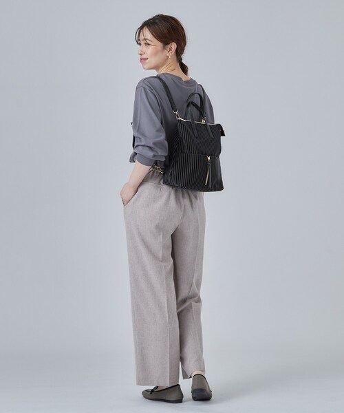 SHOO・LA・RUE(シューラルー)の「【2WAY】ストライプ柄 スクエアリュック(バックパック/リュック・レディース・カーキ/ブラック・00)」の4枚目の写真