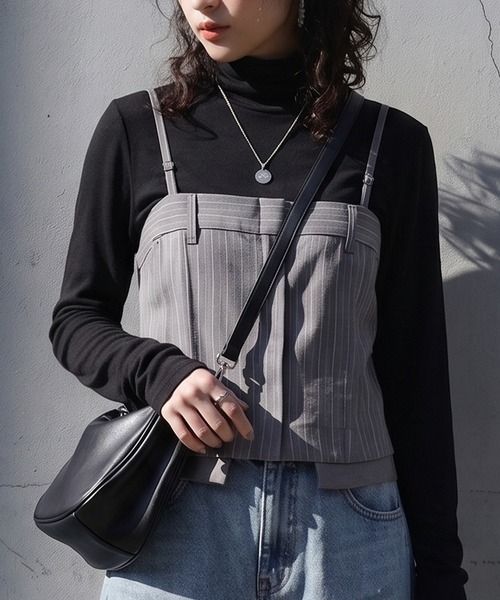 antiqua(アンティカ)の「綿100 シアー タートルネック カットソー(Tシャツ/カットソー・レディース・ホワイト/ブラック/チャコールグレー/ライム/ブルー/ピンク/ブラウン系その他・P/R)」の2枚目の写真