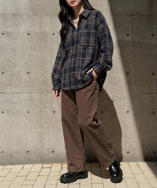 La-gemme(ラジェム)の「オーバーサイズ チェックシャツ/羽織り/抜け感(シャツ/ブラウス・レディース・ブラック/ダークブラウン/ネイビー/ブラウン/ブルー/カーキブラウン・フリー)」の7枚目の写真