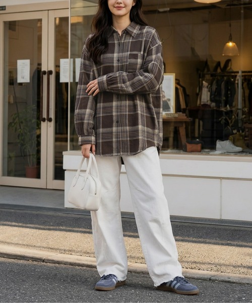 La-gemme(ラジェム)の「オーバーサイズ チェックシャツ/羽織り/抜け感(シャツ/ブラウス・レディース・ブラック/ダークブラウン/ネイビー/ブラウン/ブルー/カーキブラウン・フリー)」の19枚目の写真