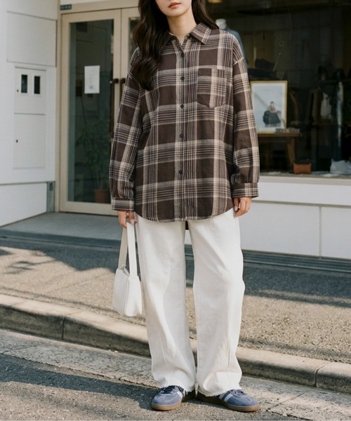 La-gemme(ラジェム)の「オーバーサイズ チェックシャツ/羽織り/抜け感(シャツ/ブラウス・レディース・ブラック/ダークブラウン/ネイビー/ブラウン/ブルー/カーキブラウン・フリー)」の20枚目の写真