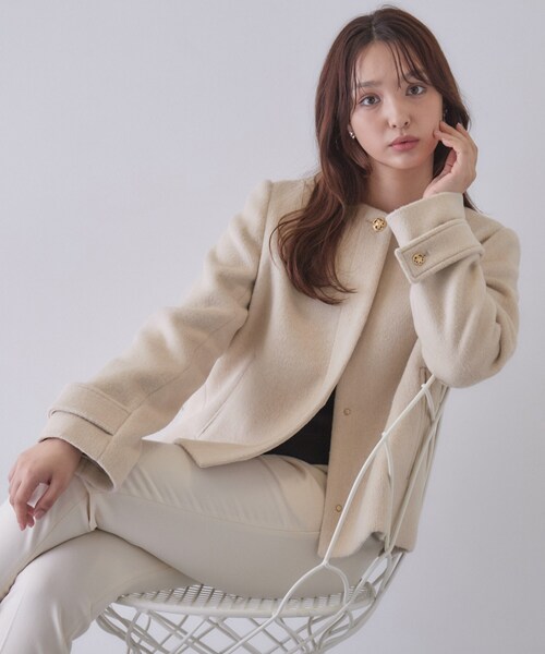 index(インデックス)の「カシミヤ混ノーカラーショートコート(ノーカラーコート・レディース・ベージュ系8/サックスブルー系7/ブラウン系その他/ナチュラル/グレー・38/40)」の4枚目の写真