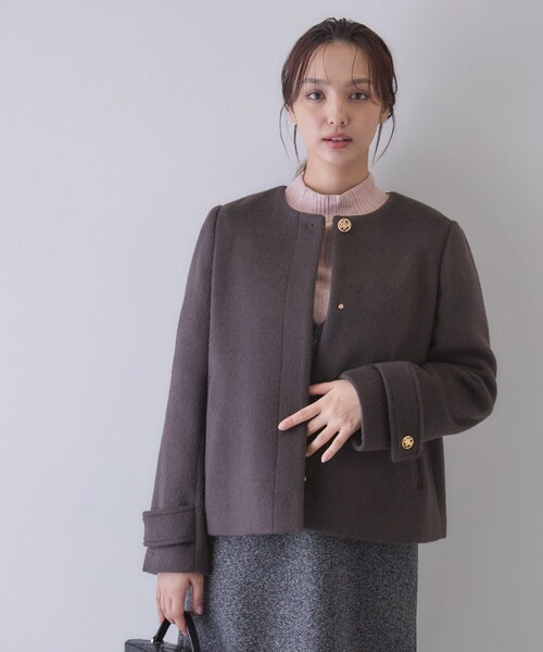 index(インデックス)の「カシミヤ混ノーカラーショートコート(ノーカラーコート・レディース・ベージュ系8/サックスブルー系7/ブラウン系その他/ナチュラル/グレー・38/40)」の2枚目の写真