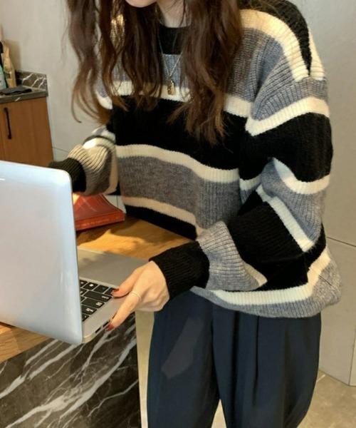SEU(エスイーユー)の「マルチボーダークルーネックニットプルオーバー 長袖 【オフィスカジュアル】【きれいめカジュアル】 レディース韓国風 春服 秋服 冬服(ニット/セーター・レディース・グレー/ネイビー・フリー)」の9枚目の写真