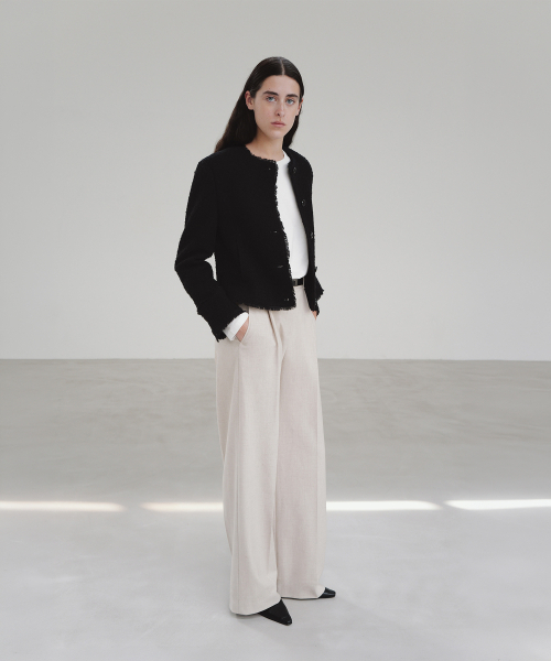 MOHAN(モハン)の「TIF WAIST YOKE WIDE PANTS_2COLORS(スラックス・レディース・チャコール/サンドベージュ・SMALL/MEDIUM/LARGE)」の4枚目の写真