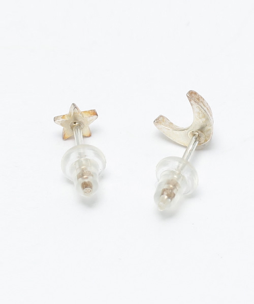 style counsel（スタイルカウンセル）の「【chibi jewels】チビ・ジュエルズ　　ムーン＆スタースタッズピアス（ＳＩＬＶＥＲ）　Ｍｏｏｎ＆Ｓｔａｒ Ｓｔｕｄ Ｅａｒｒｉｎｇｓ（ピアス（両耳用）・レディース・シルバー・FREE）」の2枚目の写真