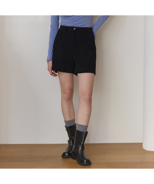 OURHOPE(アワーホープ)の「ストレッチブラッシュドコーデュロイ ショートパンツ - ブラック(その他パンツ・レディース・ブラック・2(M)/1(S)/3(L))」の1枚目の写真