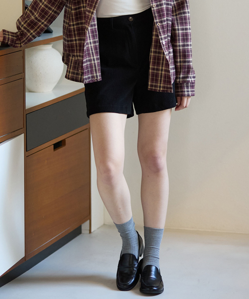 OURHOPE(アワーホープ)の「ストレッチブラッシュドコーデュロイ ショートパンツ - ブラック(その他パンツ・レディース・ブラック・2(M)/1(S)/3(L))」の3枚目の写真