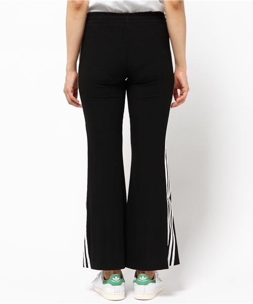 adidas（アディダス）の「オリジナルス パンツ[BLOCK FLARED TRACK PANTS]（その他パンツ・レディース・ブラック・XXX-LARGE/X-SMALL/XX-LARGE/SMALL/LARGE/MEDIUM）」の7枚目の写真