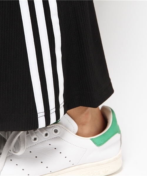 adidas（アディダス）の「オリジナルス パンツ[BLOCK FLARED TRACK PANTS]（その他パンツ・レディース・ブラック・XXX-LARGE/X-SMALL/XX-LARGE/SMALL/LARGE/MEDIUM）」の10枚目の写真