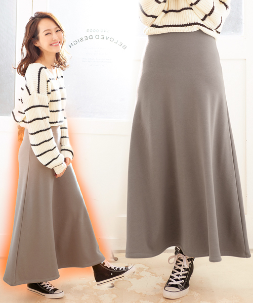 KOBE LETTUCE（コウベレタス）の「[ぬく盛り] あったか裏起毛スウェットボリュームフレアマキシスカート（スカート・レディース・ネイビー/キャメル/ブラック/カーキ/ボルドー/チャコールグレー/ダークオレンジ/ベージュ系その他/ブラウン/パープル/ダークグリーン/パープル系その他/ホワイト系その他/ブルー/パープル系/カーキ系/モカ/ブラウン系・FREE/PM/M）」の7枚目の写真