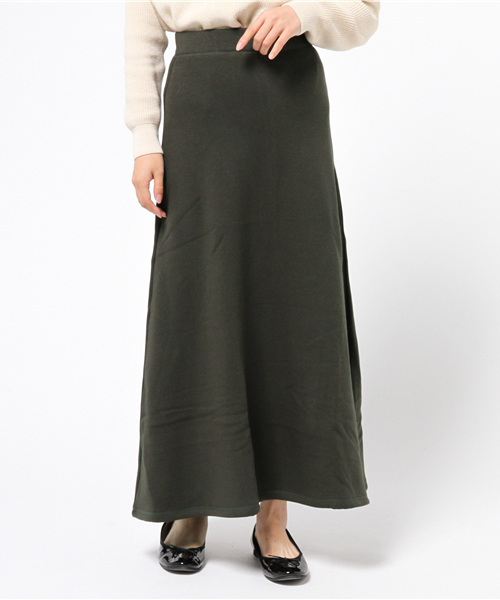 KOBE LETTUCE（コウベレタス）の「[ぬく盛り] あったか裏起毛スウェットボリュームフレアマキシスカート（スカート・レディース・ネイビー/キャメル/ブラック/カーキ/ボルドー/チャコールグレー/ダークオレンジ/ベージュ系その他/ブラウン/パープル/ダークグリーン/パープル系その他/ホワイト系その他/ブルー/パープル系/カーキ系/モカ/ブラウン系・FREE/PM/M）」の9枚目の写真