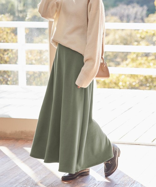 KOBE LETTUCE（コウベレタス）の「[ぬく盛り] あったか裏起毛スウェットボリュームフレアマキシスカート（スカート・レディース・ネイビー/キャメル/ブラック/カーキ/ボルドー/チャコールグレー/ダークオレンジ/ベージュ系その他/ブラウン/パープル/ダークグリーン/パープル系その他/ホワイト系その他/ブルー/パープル系/カーキ系/モカ/ブラウン系・FREE/PM/M）」の10枚目の写真