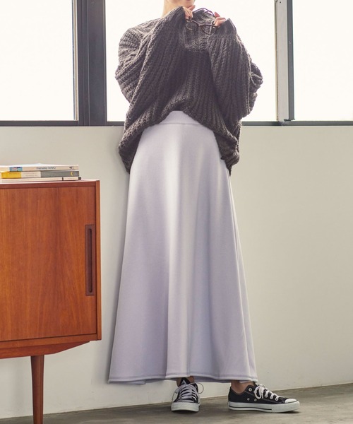 KOBE LETTUCE（コウベレタス）の「[ぬく盛り] あったか裏起毛スウェットボリュームフレアマキシスカート（スカート・レディース・ネイビー/キャメル/ブラック/カーキ/ボルドー/チャコールグレー/ダークオレンジ/ベージュ系その他/ブラウン/パープル/ダークグリーン/パープル系その他/ホワイト系その他/ブルー/パープル系/カーキ系/モカ/ブラウン系・FREE/PM/M）」の15枚目の写真
