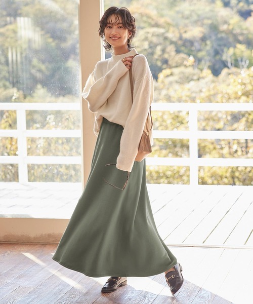 KOBE LETTUCE（コウベレタス）の「[ぬく盛り] あったか裏起毛スウェットボリュームフレアマキシスカート（スカート・レディース・ネイビー/キャメル/ブラック/カーキ/ボルドー/チャコールグレー/ダークオレンジ/ベージュ系その他/ブラウン/パープル/ダークグリーン/パープル系その他/ホワイト系その他/ブルー/パープル系/カーキ系/モカ/ブラウン系・FREE/PM/M）」の21枚目の写真